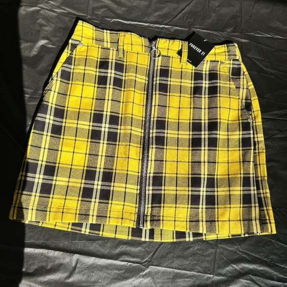 Women’s Forever 21 yellow black plaid skirt size small - Picture 1 of 4